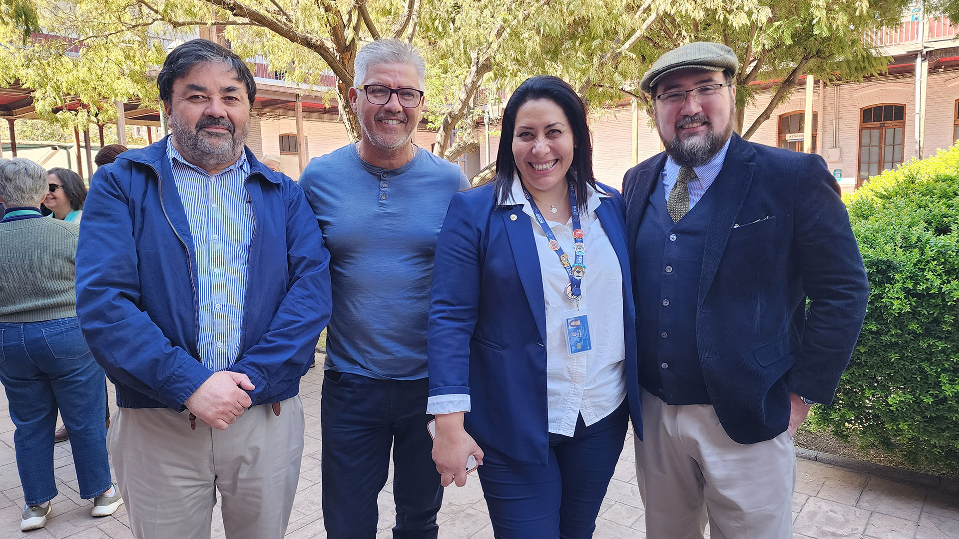 Foto grupal de apoyo a Cristian Muñoz